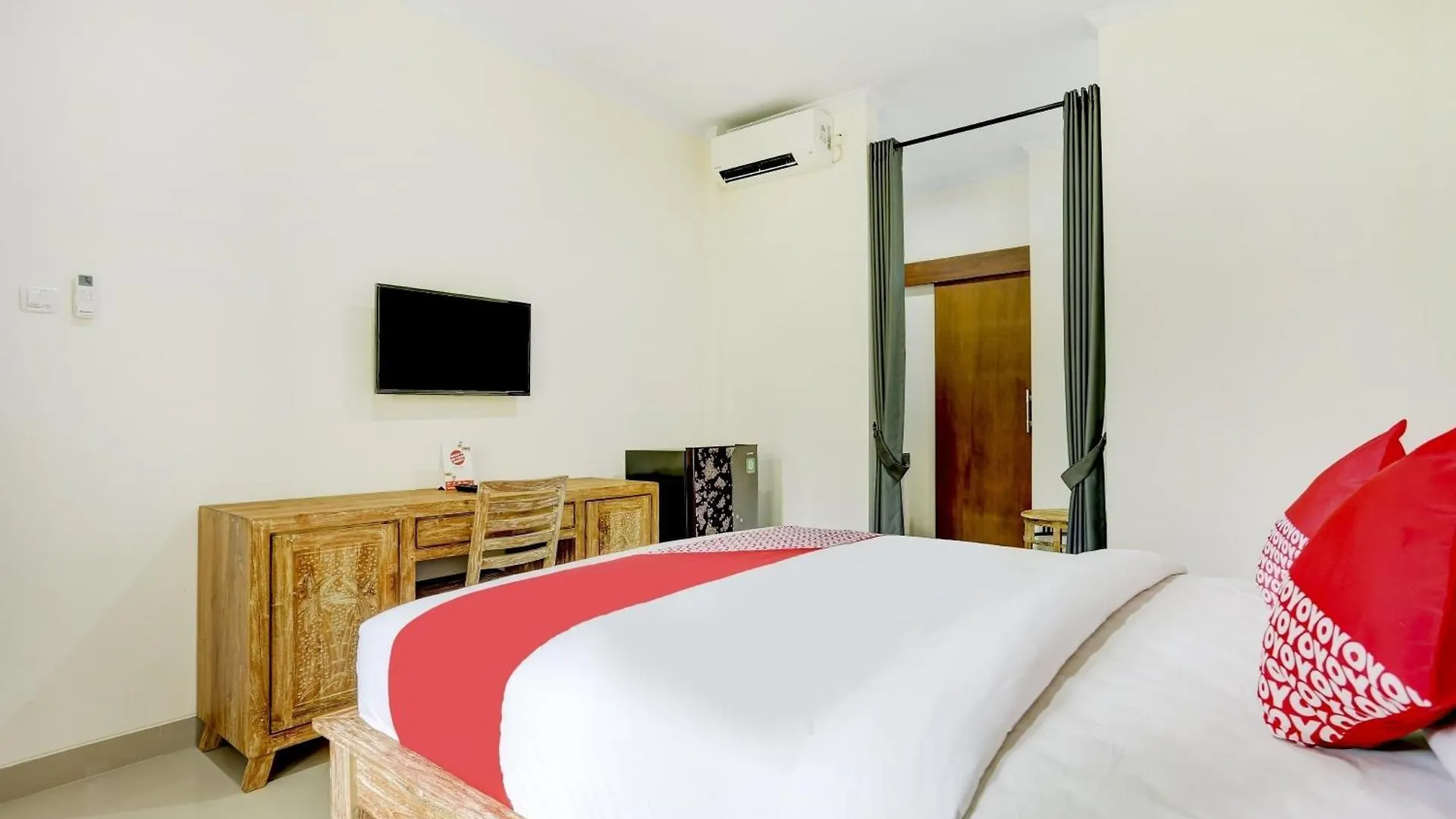 Super Oyo 90232 March 67 Stay Balian Hotel