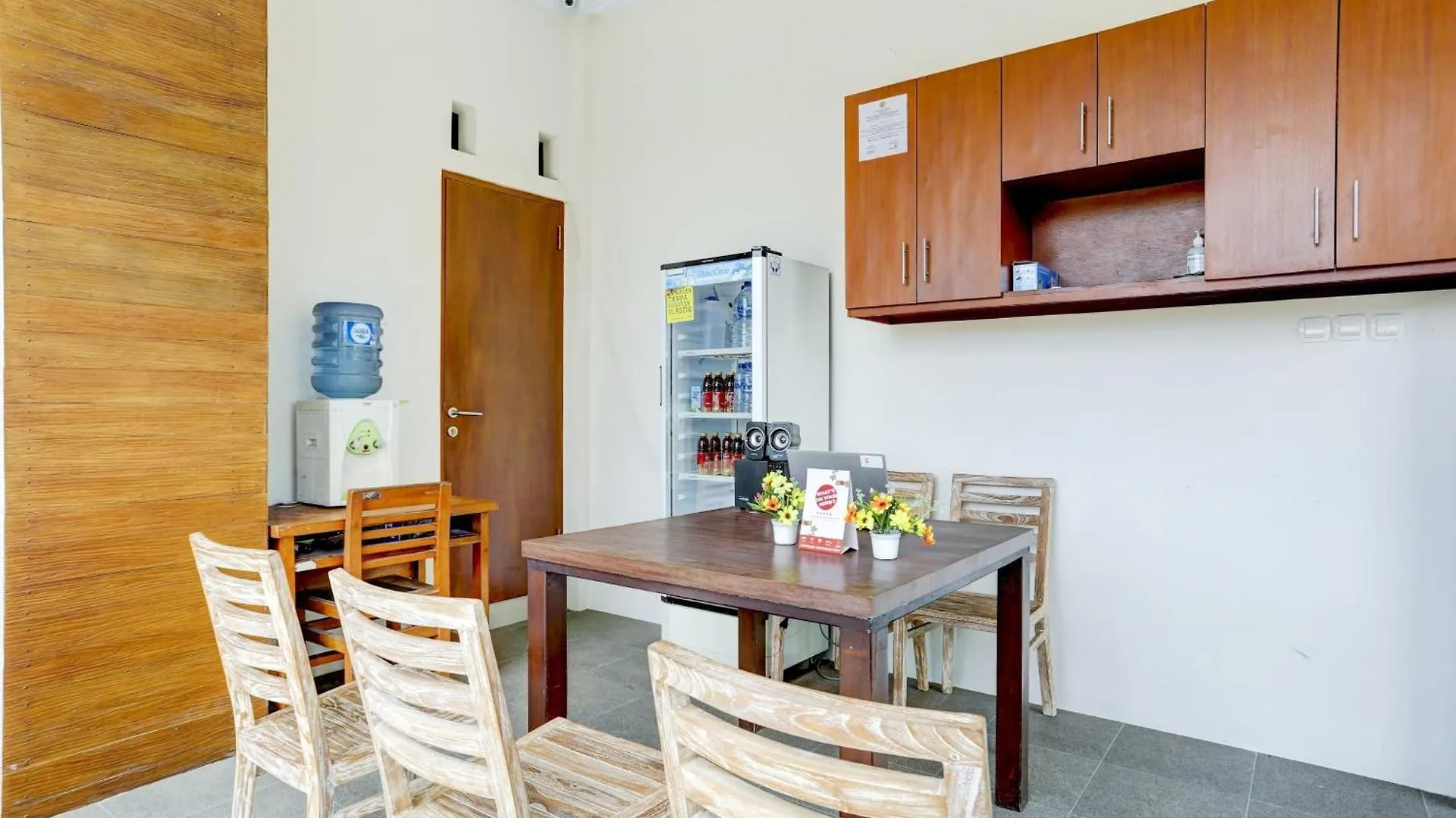 ** Hotel Super Oyo 90232 March 67 Stay Balian Indonesia